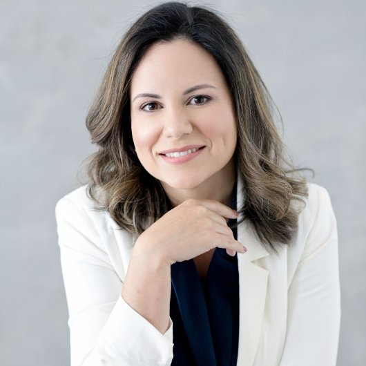 Dra. Naiara Mirlei