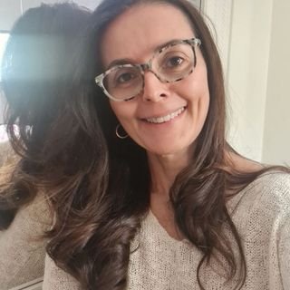Dra. Adriana Do Valle Guimaraes Cavalcante .