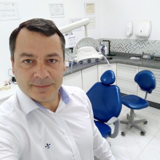 Dr. Carlos Denadai
