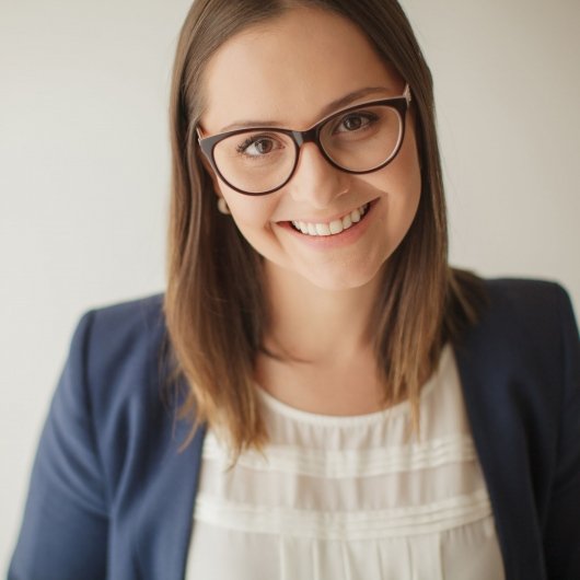 Prof. Juliana Kunz Silveira