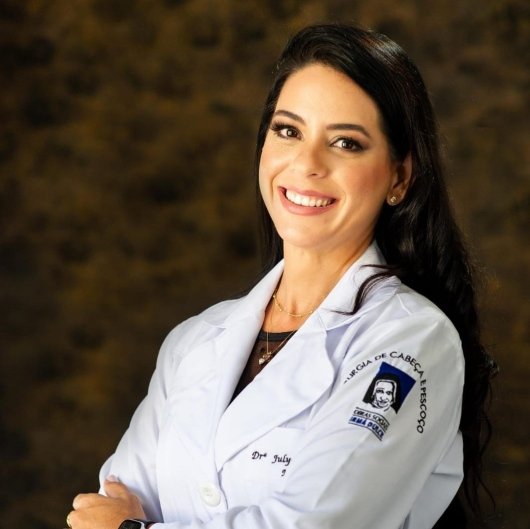 Dra. Julyana Bastos Santana