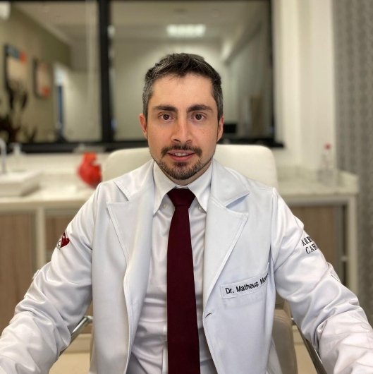 Dr. Matheus Bueno de Moraes