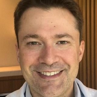 Dr. Tiago Schuch