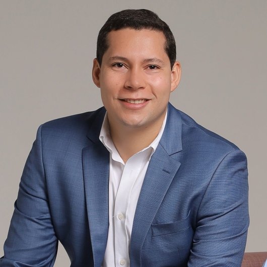 Dr. Willian Novaes