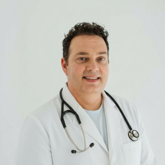 Dr. Jefferson Ruiz