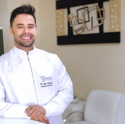 Dr. Elon Lucas Galiciolli