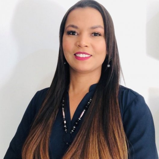 Andréa Silva Pacheco .