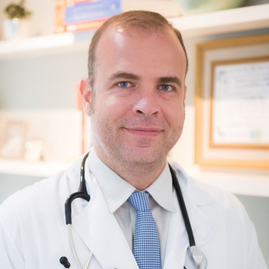 Dr. Eduardo Wiezel