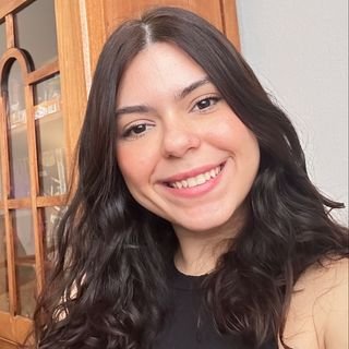 Júlia Nobrega