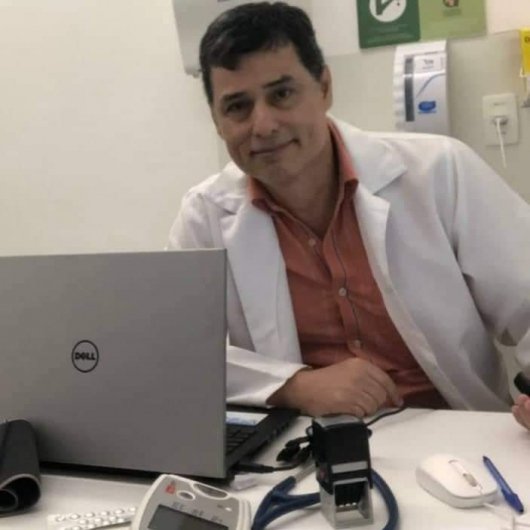 Dr. Edmundo Salazar