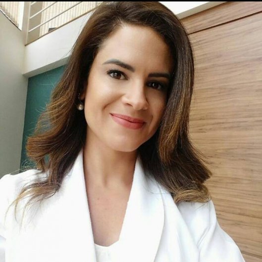Dra. Julia Leite
