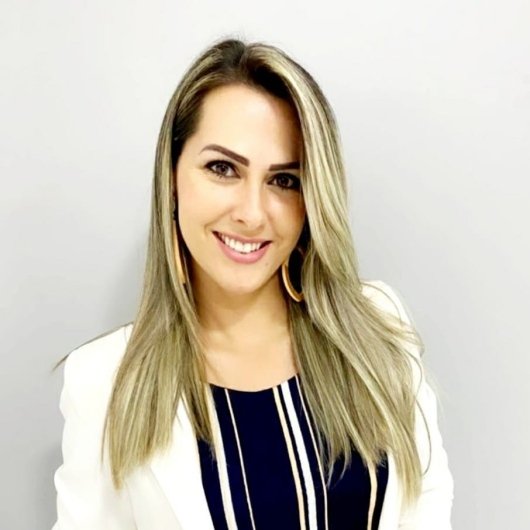 Dra. Andréa Maya