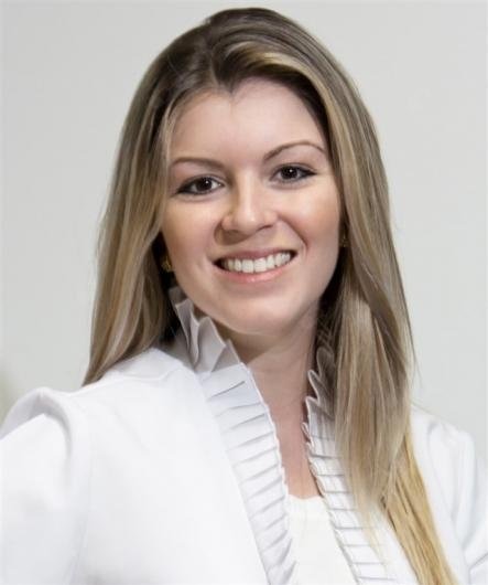 Dra. Larissa Maibuk