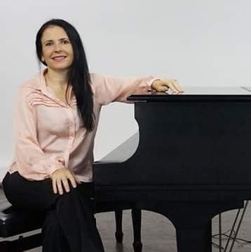 Dra. Denise Maria Bezerra