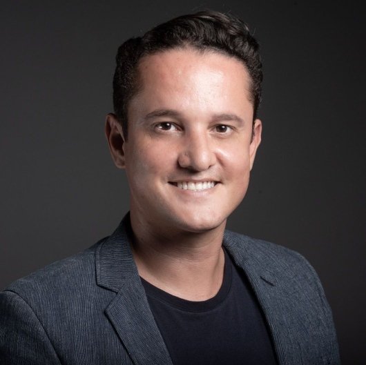 Dr. Gustavo Resende Almeida