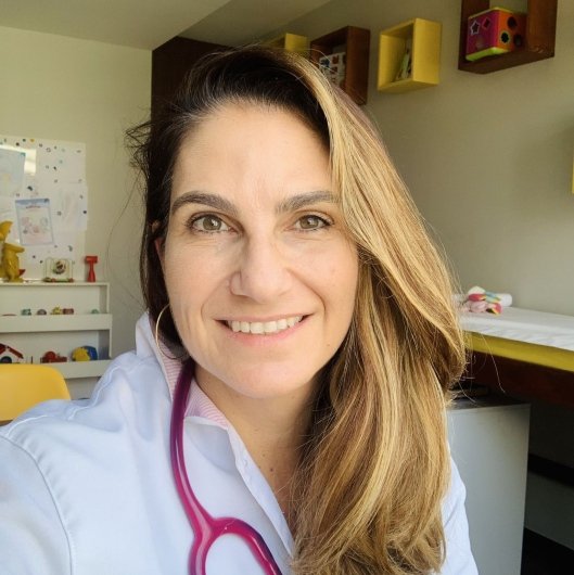 Dra. Stephania Medina Gomes De Andrade