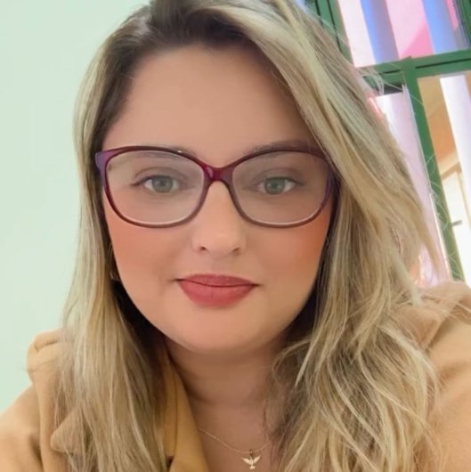 Dra. Andréia Soares