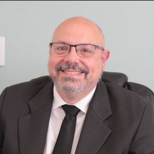 Dr. Marco César Rodrigues Roque