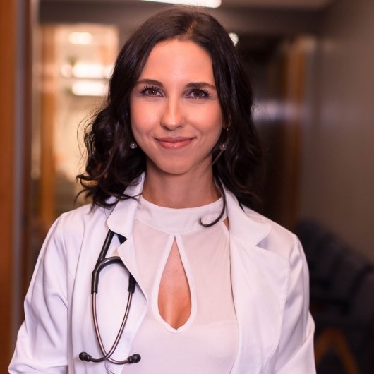 Dra. Natasha Soares Simões dos Santos
