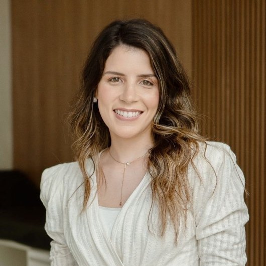 Dra. Jacqueline Montalvão Araújo