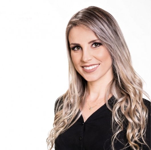 Dra. Ana Karolliny Amadi