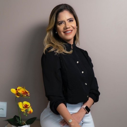 Dra. Karolina Freitas