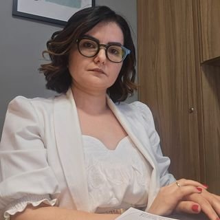 Dra. Lorraine Oliveira