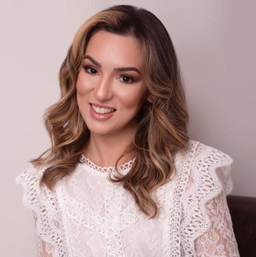 Dra. Gabriela de Sousa Leite