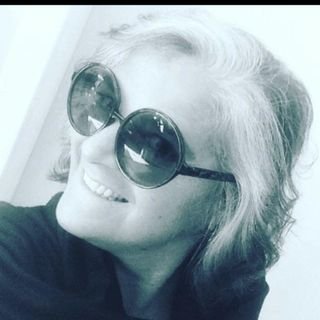 Dra. Claudia Regina Martins