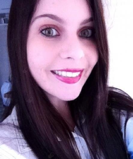 Izabely Correa