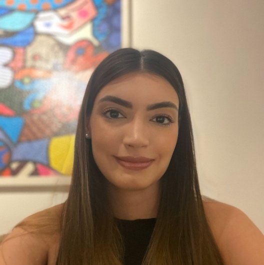 Andrezza Fernanda Machado