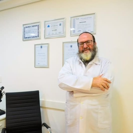 Dr. Leon Hubner