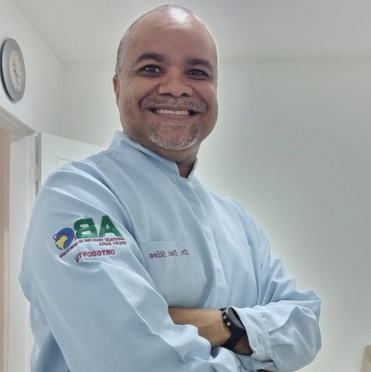 Dr. Davi Santos Silva