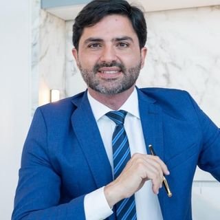Dr. Alfredo Basto