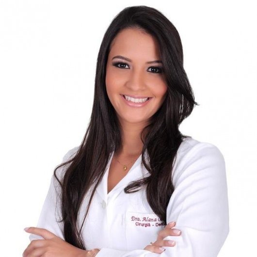Dra. Alana Oliveira