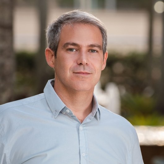 Dr. Leonardo Munia