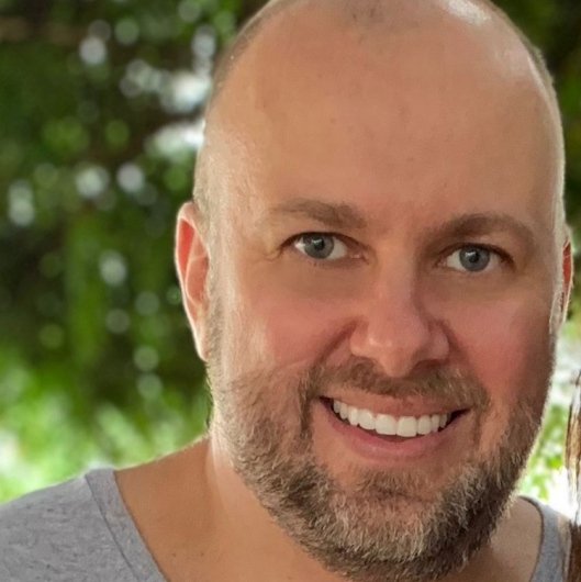 Dr. Gustavo Brunherotto