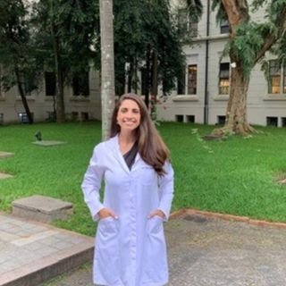 Dra. Bruna Vazamim Cumpri