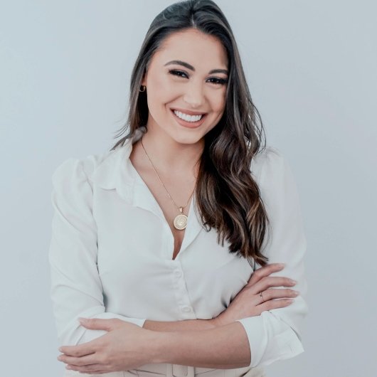 Dra. Nicole Carteli Lima