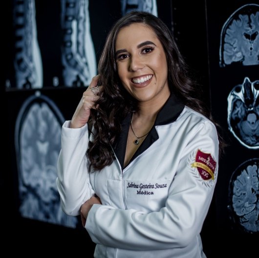 Dra. Sabrina Gesteira Souza