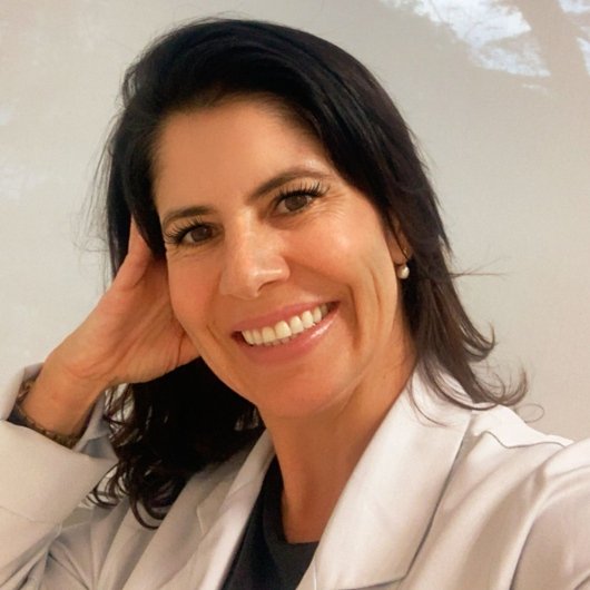 Dra. Ana Carolina Pereira de Sousa