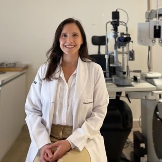 Dra. Bruna Oliveira Vitor