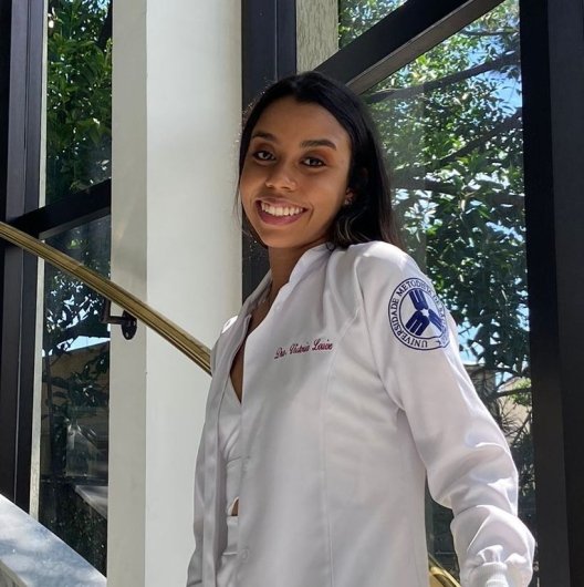 Dra. Victoria Louise de Souza