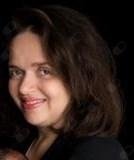 Dra. Lívia Fernandes Monteiro