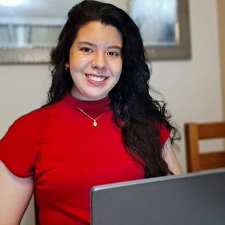 Dra. Lívia Dárian