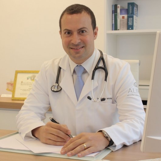 Dr. Thiago Midlej Brito
