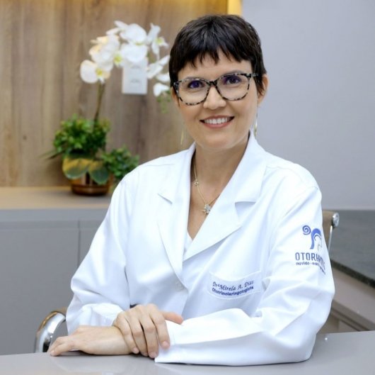 Dra. Mirela Alves Dias