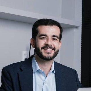 Dr. Lucas Maciel Batalha Loures