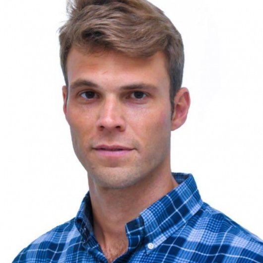 Dr. Fernando Lang Bender
