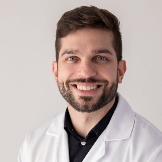 Dr. Eduardo Carvalho